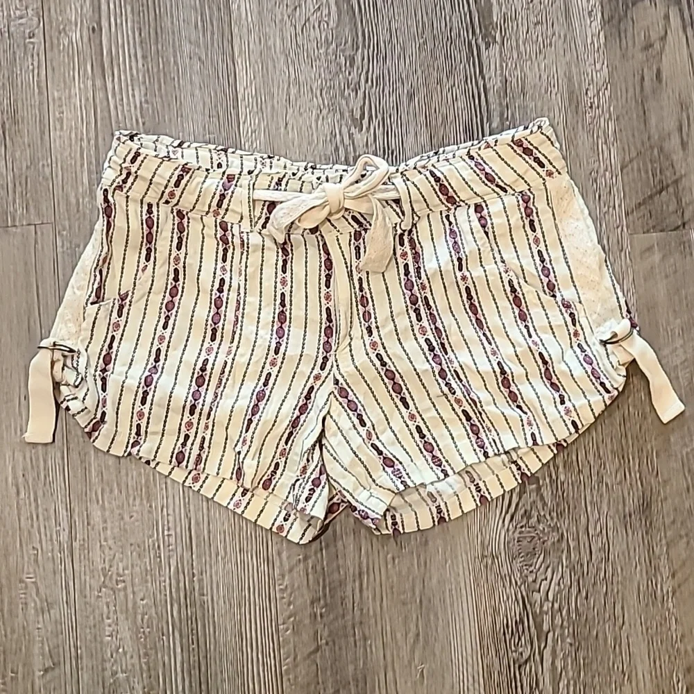 JOLT Stripped Chino Mid Rise Shorts Size 11/12